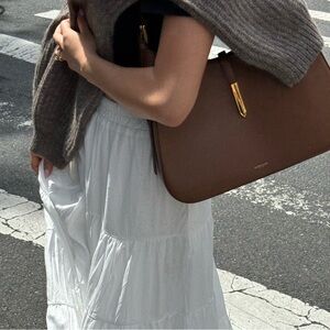 DEMELLIER LINDON tanned Tokyo Large. In great condition.